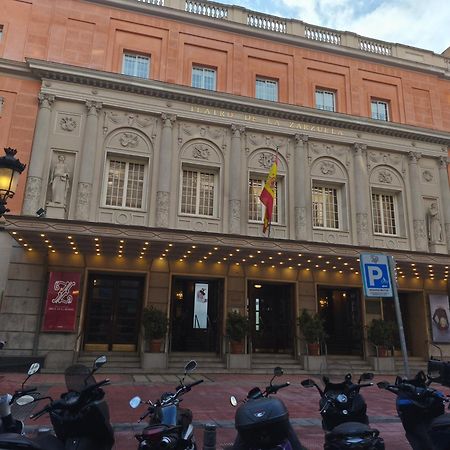 Hostel Latimoamericano Masculino Madrid Eksteriør billede